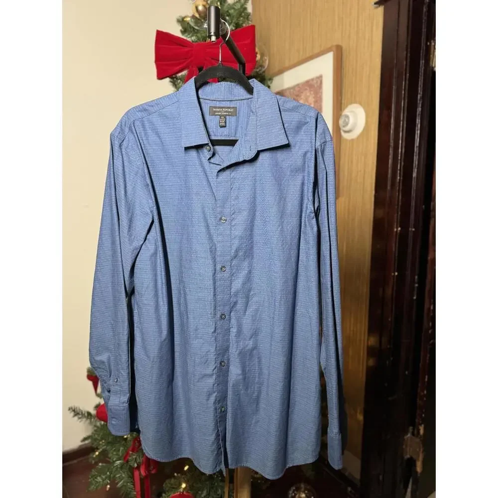 Banana Republic Men's Blue Button-Up Dress Shirt